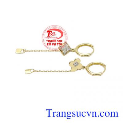 Hoa tai với kiểu dáng dễ kết hợp với mọi loại trang phục,Hoa tai vàng Van Cleef