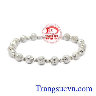Lắc tay nữ vàng trắng cá tính là sản phẩm được nhập khẩu từ Italy, được chế tác bắt mắt, chất lượng.