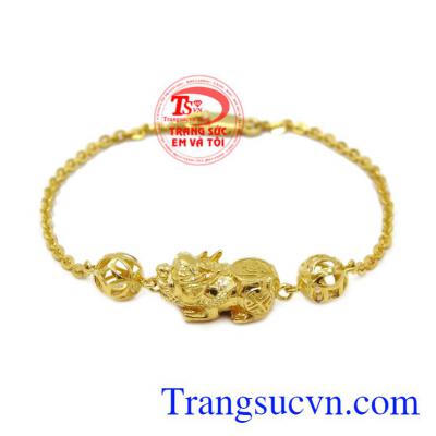 Lắc tay nữ vàng tỳ hưu là sản phẩm mang lại may mắn về phong thủy cho người đeo.