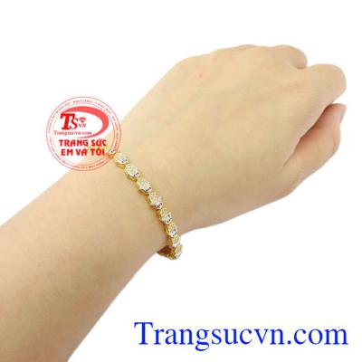 Lắc tay vàng nữ xinh xắn giao hàng trên toàn quốc.