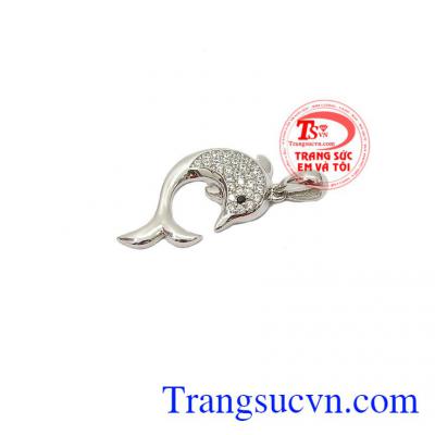 Mặt dây cá heo vàng trắng được thiết kế đẹp, sản xuất tại Hàn Quốc với kiểu dáng hiện đại và thời trang