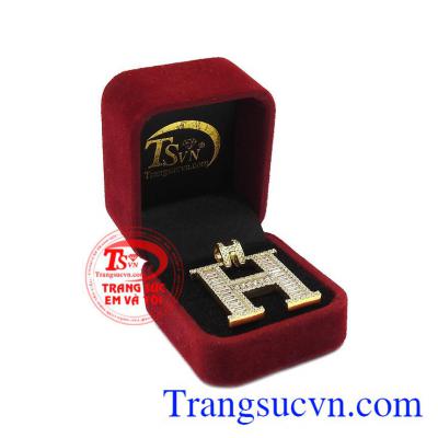 Mặt dây được đảm bảo chất lượng, giao hàng toàn quốc, bảo hành uy tín. Mặt dây chữ H sang trọng.