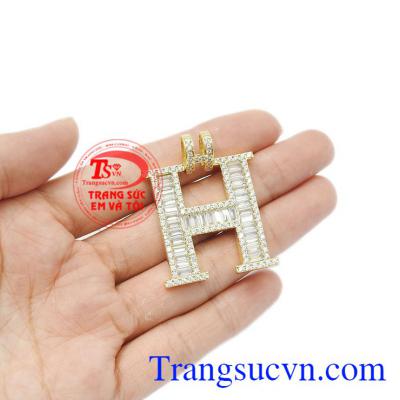 Quà tặng độc đáo cho phái mạnh. Mặt dây chữ H sang trọng