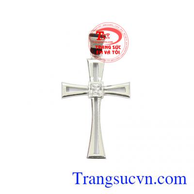 Mặt dây công giáo vàng trắng được thiết kế tinh xảo, đính đá độc đáo