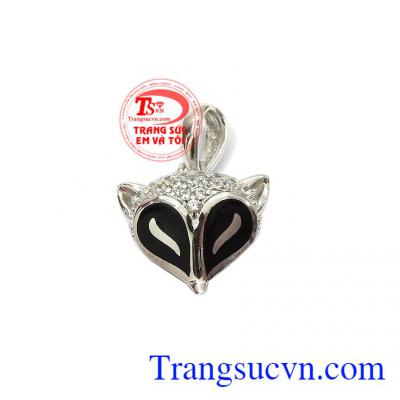 Mặt dây hồ ly vàng trắng là món đồ trang sức không thể thiếu của các bạn nữ
