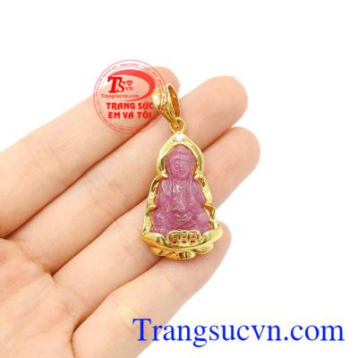 Mặt dây quan âm ruby bình an, may mắn.