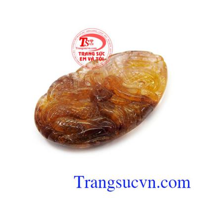 Mặt dây thạch anh tóc rồng vàng giúp chủ nhân hoàn thiện về mặt ý thức và bản năng lãnh đạo.