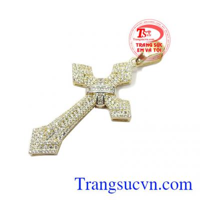 Mặt dây đem đến sự sang trọng và tinh tế, thích hợp làm quà tặng cho người thân và bạn bè