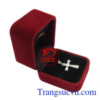 Mặt dây chuyền vàng dễ kết hợp cùng nhiều kiểu dây chuyền vàng