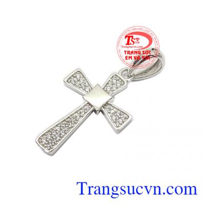 Mặt dây thánh giá vàng đẹp dễ dàng kết hợp với trang phục