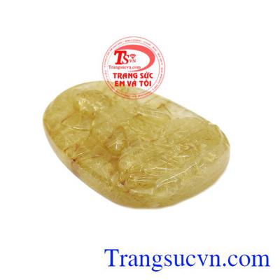 Mặt phật tuổi thìn-tỵ thạch anh tóc vàng được chạm khắc từ thạch anh tóc vàng thiên nhiên.