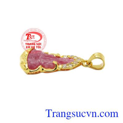 Mặt quan âm ruby bọc vàng có giấy kiểm định uy tín.