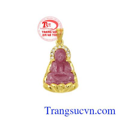 Mặt quan âm ruby đẹp là sản phẩm được chế tác từ đá ruby thiên nhiên, màu đẹp.