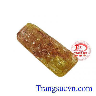 Rồng là biểu tượng của hoàng đế, tượng trưng thiên mệnh cao cả, tối thượng,Mặt rồng thạch anh tóc vàng