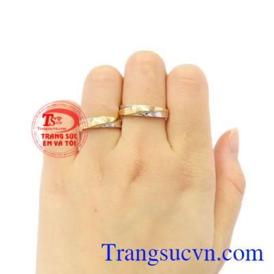 Nhẫn cưới hạnh phúc bên nhau chất lượng.