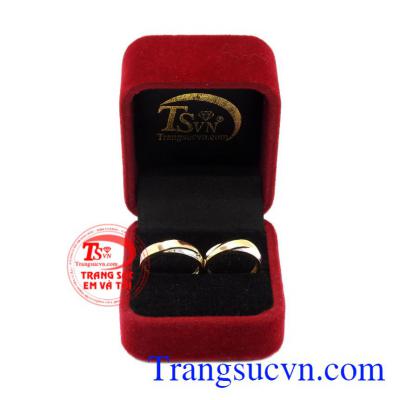 Nhẫn cưới hạnh phúc bên nhau