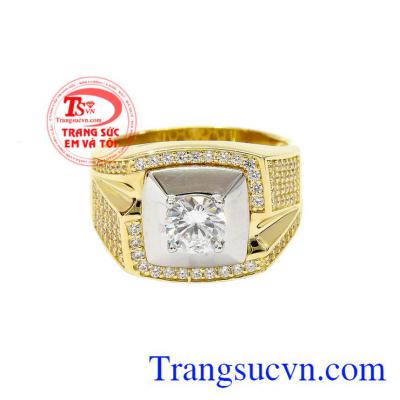 Nhẫn nam ấn tượng là sự kết hợp hài hòa giữa vàng trắng và vàng màu giúp cho sản phẩm ấn tượng và phong cách hơn. Nhẫn nam ấn tượng