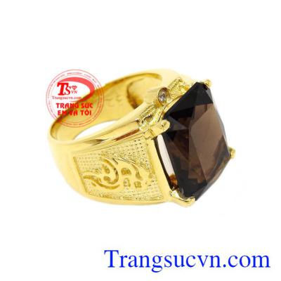 Nhẫn nam vàng thạch anh khói đẹp là món quà hoàn hảo dành cho người thương, người thân trong gia đình. 