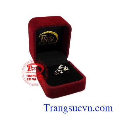 Nhẫn nữ thời trang độc đáo bảo hành uy tín, giao hàng toàn quốc.