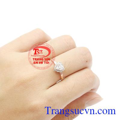 Sản phẩm bảo hành uy tín, giao hàng toàn quốc. Nhẫn trái tim dễ thương vàng hồng