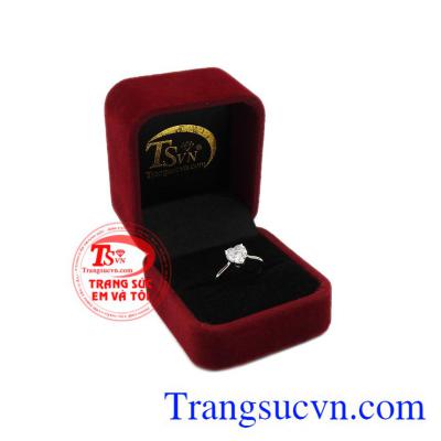 Nhẫn trái tim yêu thương bảo hành uy tín, giao hàng toàn quốc.