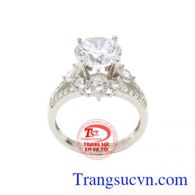 Nhẫn vàng trắng cao cấp là sản phẩm được nhập khẩu từ Hàn Quốc với thiết kế sang trọng, tinh tế