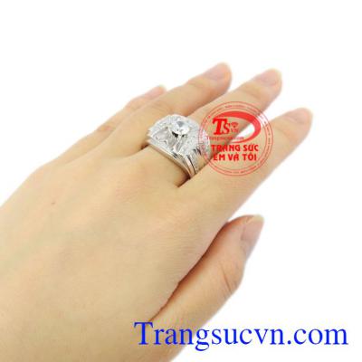 Nhẫn vàng trắng phái mạnh giao hàng trên toàn quốc.