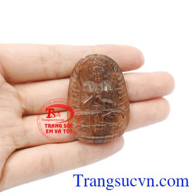 Mặt phật thạch anh tóc thiên nhiên hợp mệnh, thích hợp với cả nam và nữ. Phật bản mệnh tuổi mùi-thân thạch anh tóc.