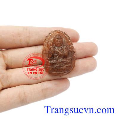 Thạch anh tóc thiên nhiên màn đến bình an và may mắn cho người dùng. Phật bản mệnh tuổi ngọ thạch anh tóc.