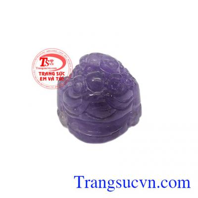 Bên cạnh Tỳ Hưu thì Thiềm Thừ chính là linh vật được ưa chuộng dùng để chiêu tài, hút lộc, giúp mang của cải đến cho gia chủ,Thiềm thừ thạch anh tím đẹp