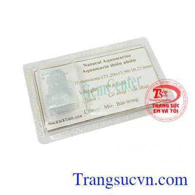 Đá Aquamarine được hình thành từ sâu trong lòng đất, trải qua nhiều điều kiện địa chất phức tạp trong thời gian dài nên nó mang nguồn năng lượng tinh khiết, rất tốt để làm trang sức đá đeo trên người