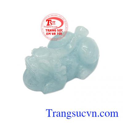 Vì nguồn năng lượng lớn của đá aquamarine đem lại cho những người đang yêu nhau, giúp giữ lửa hoàn hảo