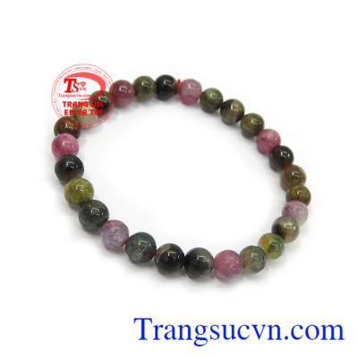 Vòng tumaline chữa bệnh rất được phái đẹp ưa chuộng, phù hợp nhiều lứa tuổi và phong cách thời trang khác nhau