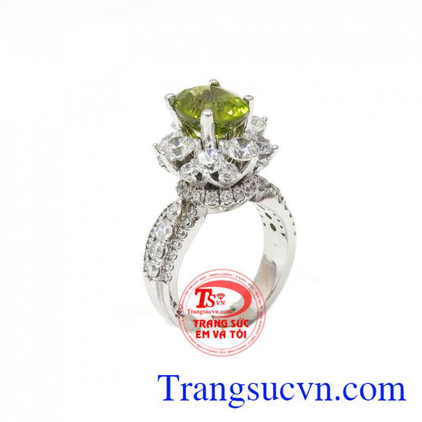 Nhẫn nữ Peridot đẳng cấp