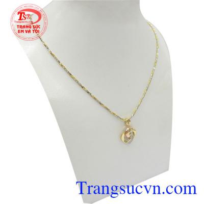 Bộ dây chuyền nữ trái tim tình yêu kết hợp độc đáo tôn lên nét quý phái, sang trọng và phong cách cho người đeo