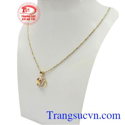 Bộ dây chuyền nữ trái tim tình yêu rất được phái đẹp ưa chuộng, là món quà tặng tuyệt vời cho người yêu thương