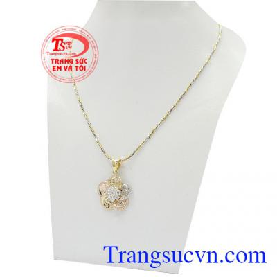 Không chỉ là sản phẩm trang sức để làm đẹp mà còn thể hiện cá tính của mỗi khách hàng,Bộ dây vàng nữ sang trọng 18k