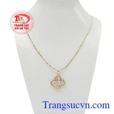 Bộ dây vàng nữ thanh lịch được kết hợp từ mặt dây nhập khẩu Hàn Quốc cùng với dây chuyền 18K Italy,Bộ dây vàng nữ thanh lịch