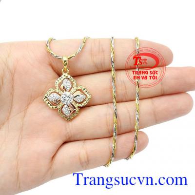 Sản phẩm được phân phối bơi công ty Trang sức Em và Tôi được rất nhiều khách hàng ưa thích và lựa chọn,Bộ dây vàng nữ thanh lịch