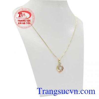 Bộ dây vàng nữ trang nhã mang lại vẻ xinh xắn, nhưng không kém phần nổi bật bắt mắt cho người sử dụng,Bộ dây vàng nữ trang nhã