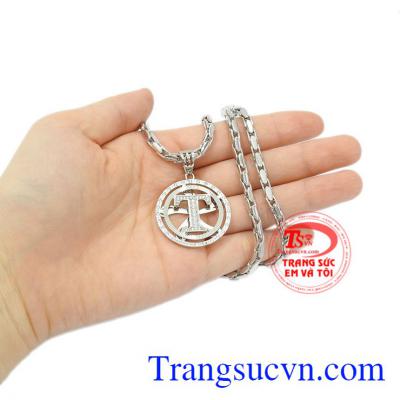 Bộ mặt dây chữ T vàng trắng phong cách.