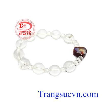 Sản phẩm thích hợp với mọi người, dù người lớn hay trẻ nhỏ. Chuỗi tay mân côi thạch anh trắng