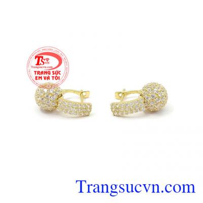 Sản phẩm phù hợp để phối với nhiều kiểu quần áo,Hoa tai vàng dịu dàng