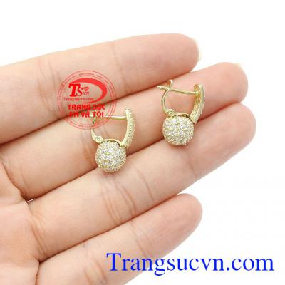 Hoa tai vàng dịu dàng phù hợp làm quà tặng cho người thân, bạn bè,Hoa tai vàng dịu dàng