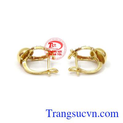 Hoa tai vàng thanh lịch 18k tôn lên sự tươi trẻ, dịu dàng và phong cách riêng cho người đeo