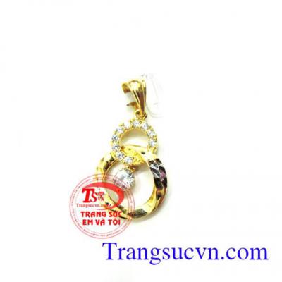 Mặt dây lồng thành công sản phẩm mặt dây nữ quyến rũ,xinh đẹp với chi tiêt đẹp,mảnh tinh tế, kết hợp cùng dây chuyền nữ hợp thời trang bộ trang sức vàng đảo bảo,Uy tín