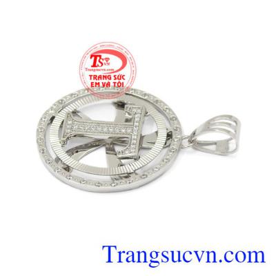 Mặt dây nam chữ T vàng trắng thích hợp làm quà tặng cho người thân, bạn bè.