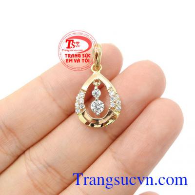 Sản phẩm thích hợp làm quà tặng cho người thân hoặc bạn bè,Mặt dây nữ giọt nước 18k
