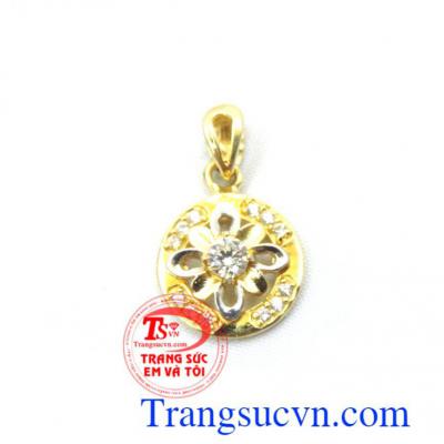 Mặt dây tình hồng 10k nữ phù hợp mọi lứa tuổi, hợp thời trang và sang trọng quý phái dễ kết hợp với trang phục