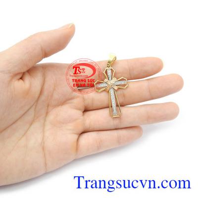 Mặt thánh giá vàng bình an 18k là món quà tặng tuyệt vời cho người yêu thương những dịp ý nghĩa